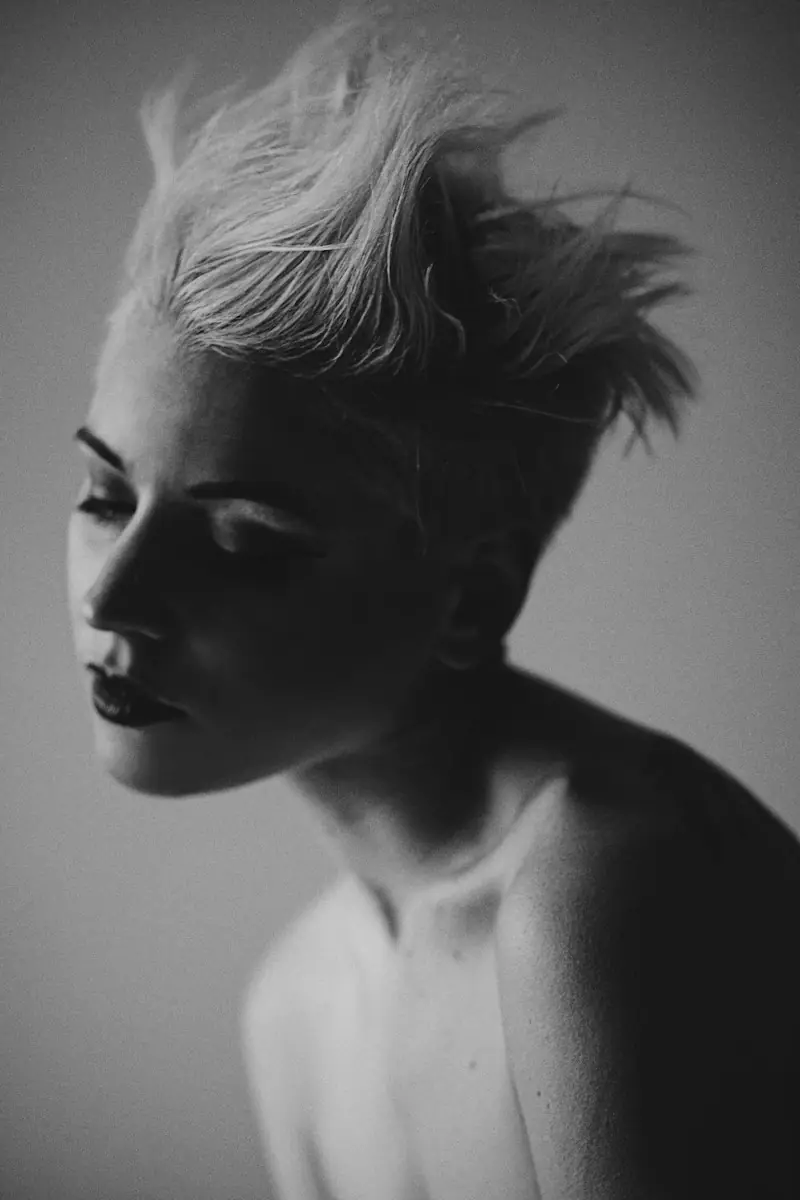 Pixie scolpito