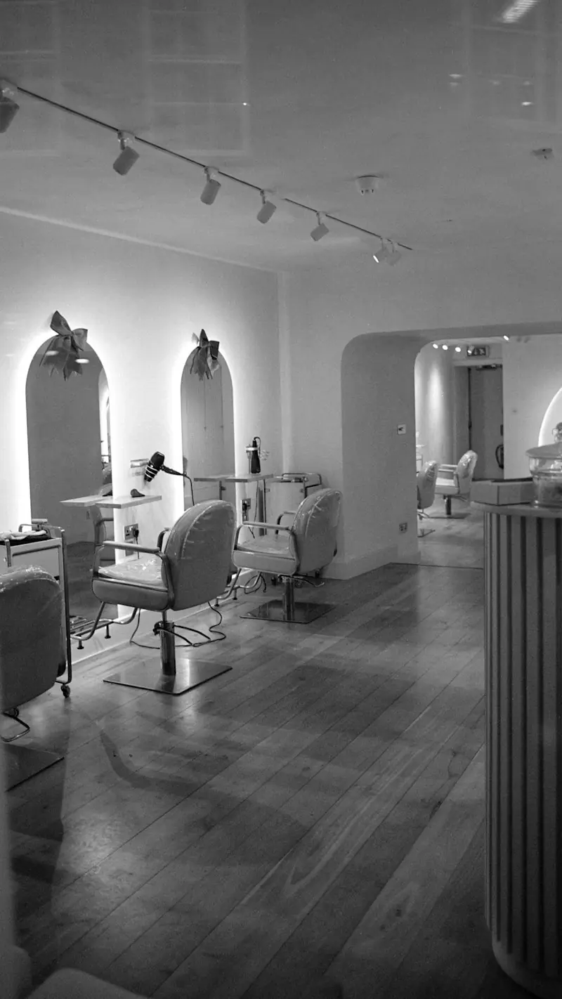 Il salone con gli specchi ad arco